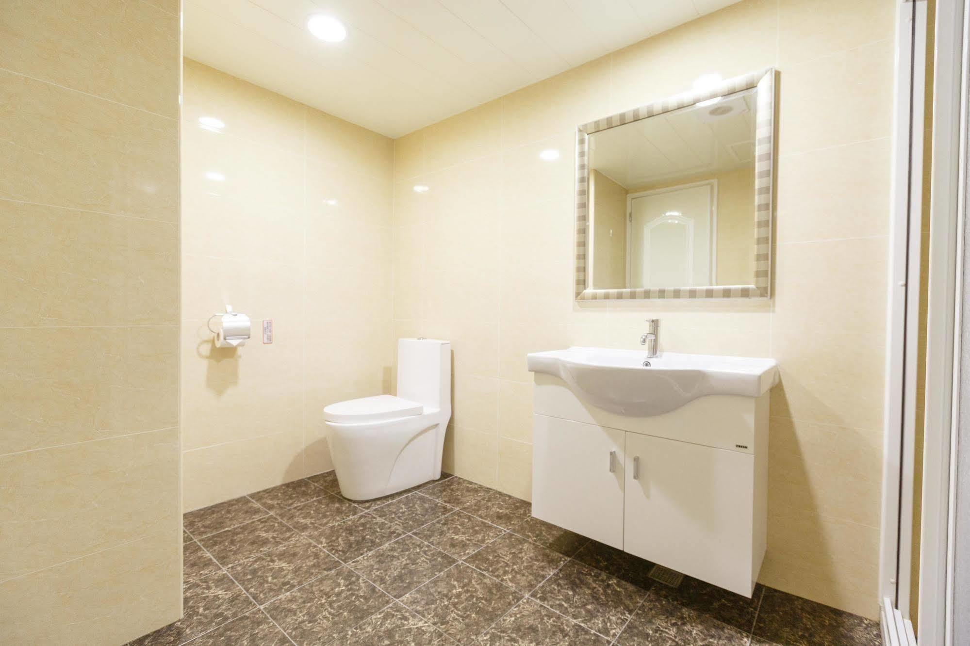 Huahou Hotel Kaohsiung Eksteriør billede