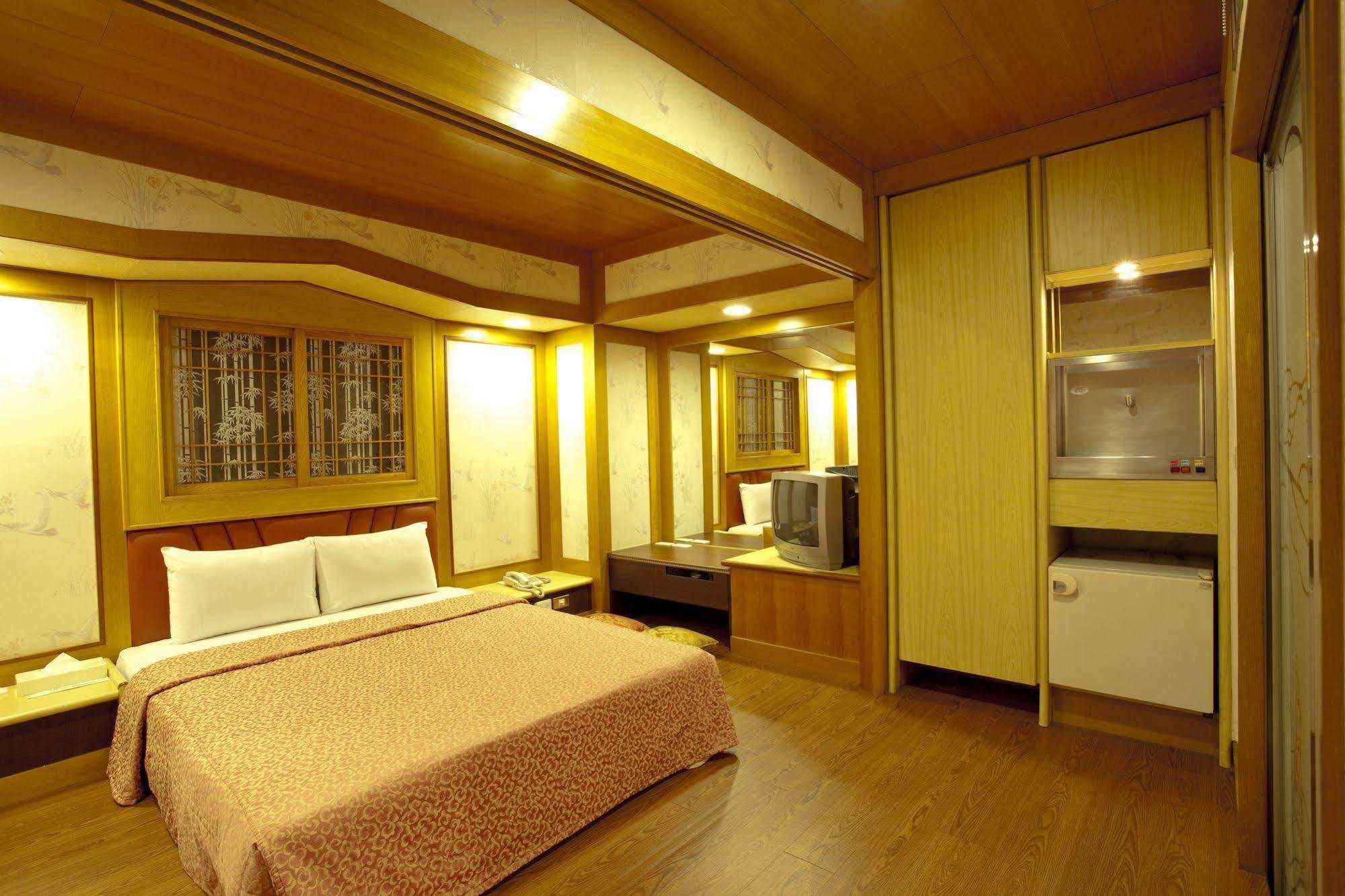 Huahou Hotel Kaohsiung Eksteriør billede